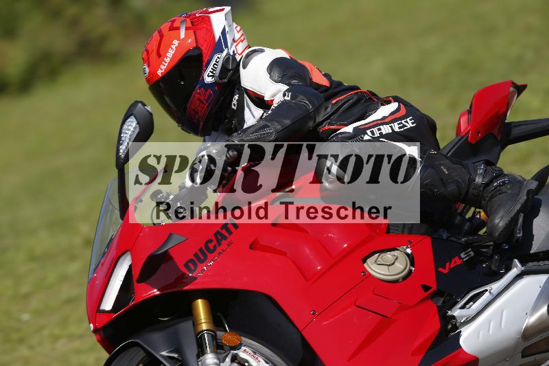 /Archiv-2024/29 12.06.2024 MOTO.CH Track Day ADR/Gruppe gelb/backside